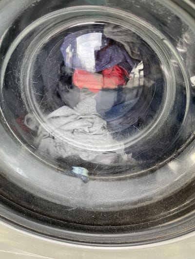 🌿 Et si la vraie pollution commençait dans tes placards ?